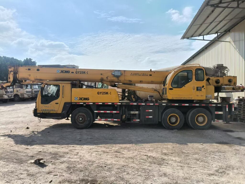 XCMG 25 Ton Truck Crane 2010 Model Good Condition Mobile Lifting Equipment Ready for Export Heavy Construction Machine