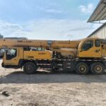 XCMG 25 Ton Truck Crane 2010 Model Good Condition Mobile Lifting Equipment Ready for Export Heavy Construction Machine