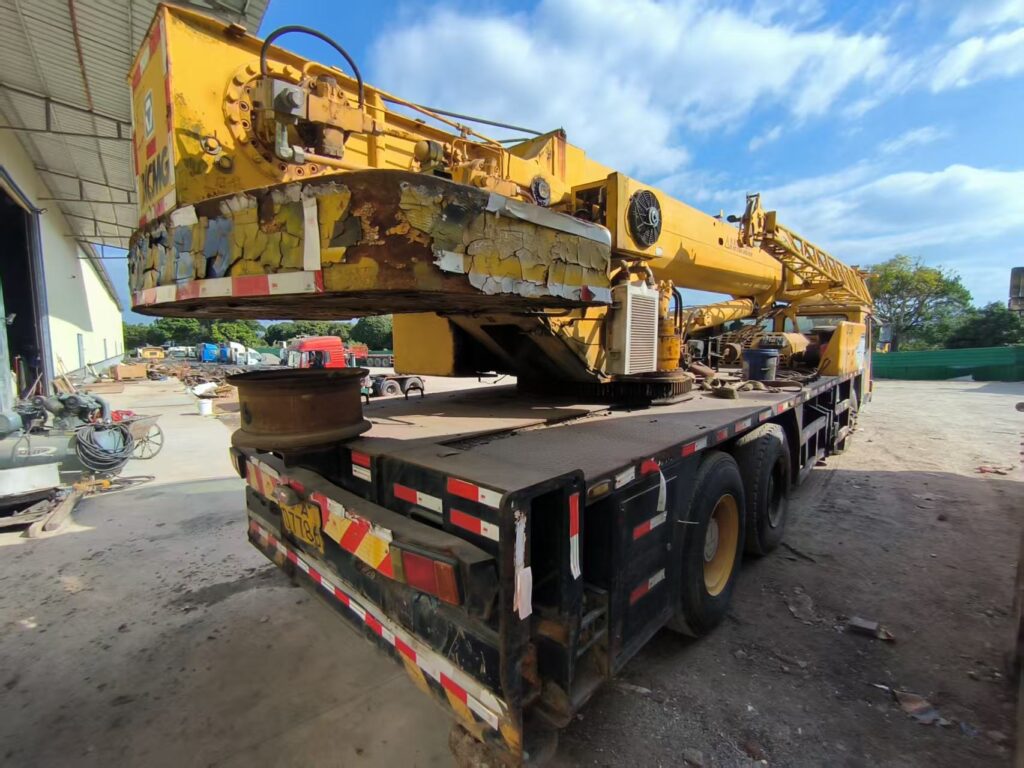 XCMG 25 Ton Truck Crane 2010 Model Good Condition Mobile Lifting Equipment Ready for Export Heavy Construction Machine