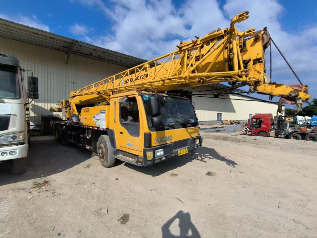 XCMG 25 Ton Truck Crane 2010 Model Good Condition Mobile Lifting Equipment Ready for Export Heavy Construction Machine