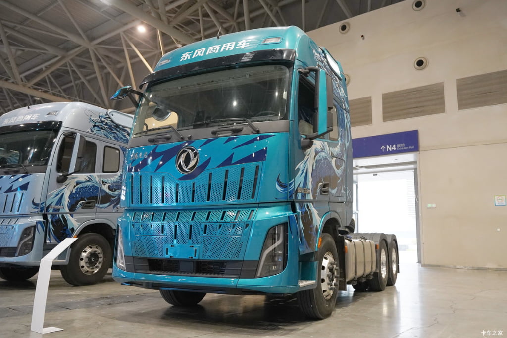 Dongfeng Tianlong 480HP 6X4 Tractor Truck Euro5 Standard Weichai Power Heavy Load Used Truck Head For Logistics Transport