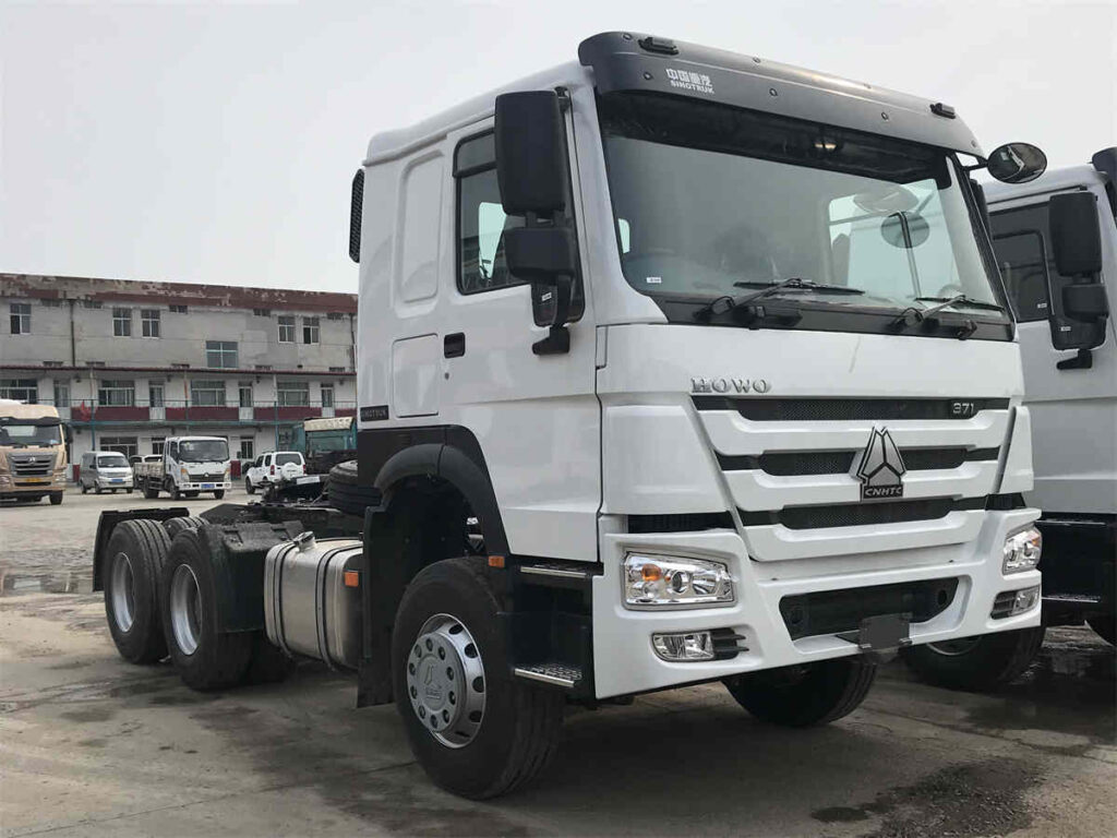 Used Sinotruk HOWO 371hp tractor head, heavy duty prime mover truck for container transportation