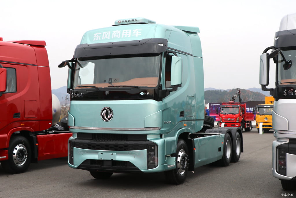 Dongfeng Changxing X9 Maintenance Free Axle Flatbed Truck Euro6 Heavy Cargo Durable Long Service Life Lorry