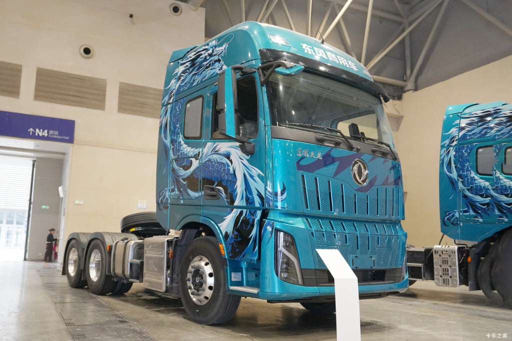 Dongfeng Tianlong 480HP 6×4 Tractor Truck Weichai Power Euro6 Emission Long Distance Haulage Tractor Head