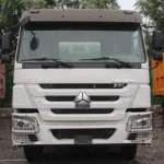 Used Sinotruk HOWO 371hp tractor head, heavy duty prime mover truck for container transportation thumbnail 2