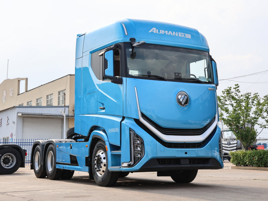 Lightweight Design Foton Auman Galaxy 6*4 Tractor Truck ZF AMT Gearbox Low Fuel Consumption Heavy Truck