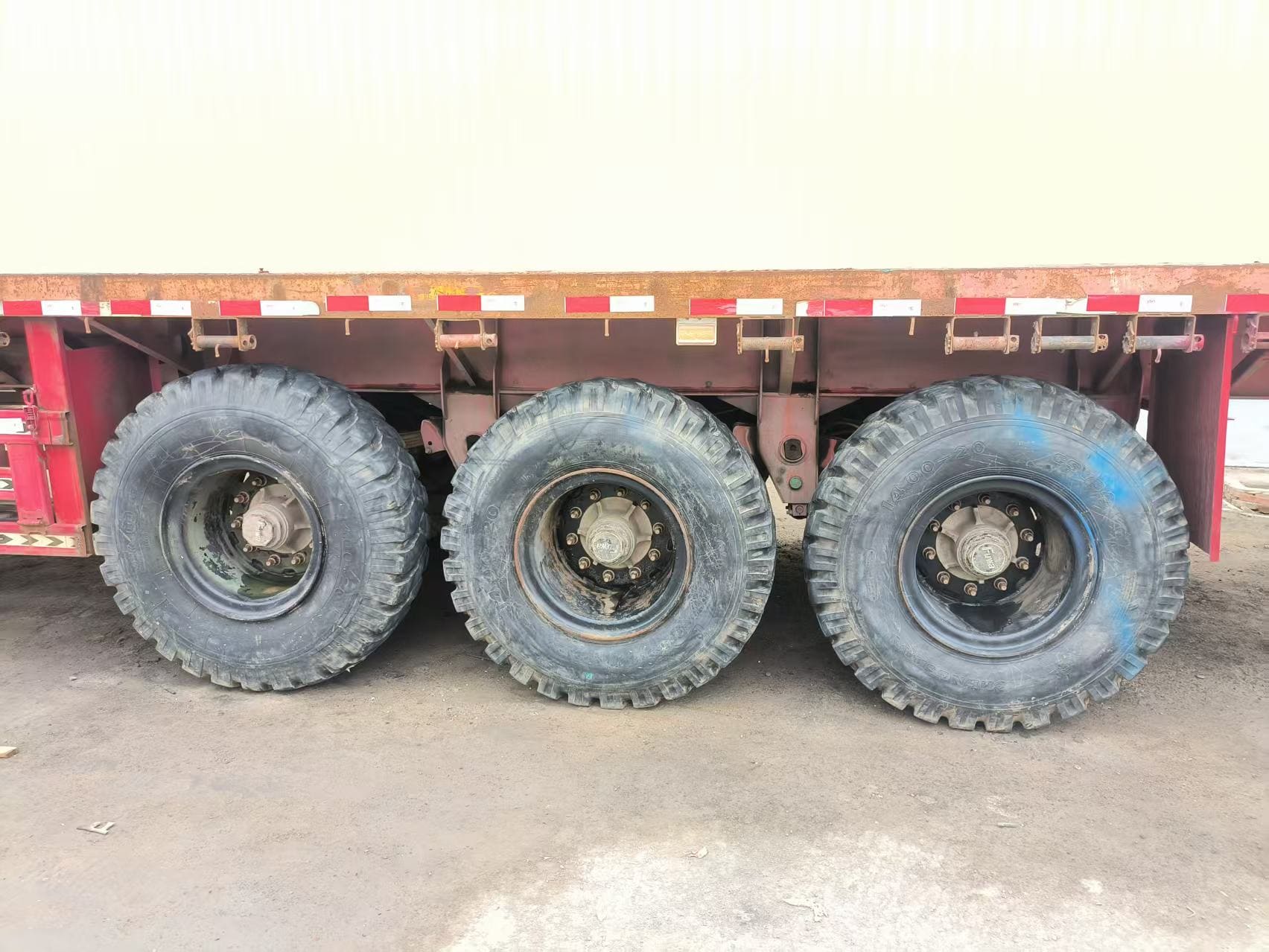 For Used Semi-trailer Hundred-ton king Strong Single Tire Load-bearing Capacity Factory Price