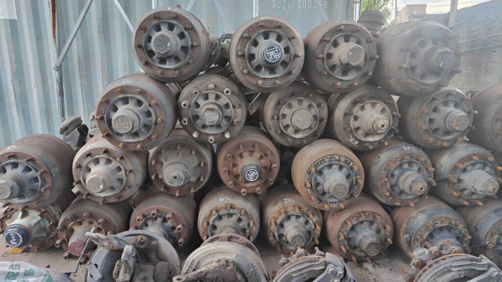 China Factory Manufacturer Used Good Condition 13ton Truck Axle Bpw Axle for Tractor Truck Trailer