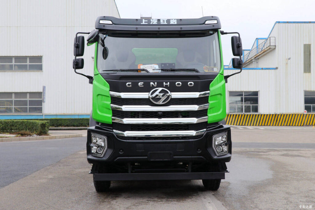 For SAIC Hongyan Jietiger H6 360HP 8×4 Rear Dump Truck 5.6m Tipper Body With Fast 12-Speed Gearbox